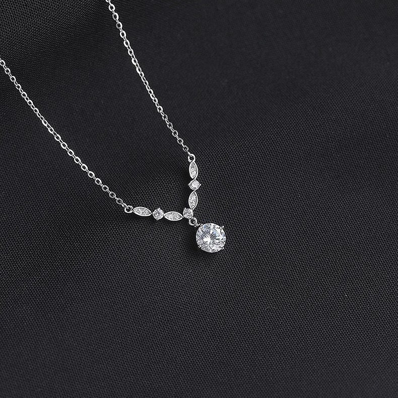 🔥【Kúp 1 a získaj 1 zadarmo】Trblietavý náhrdelník s 18K diamantmi