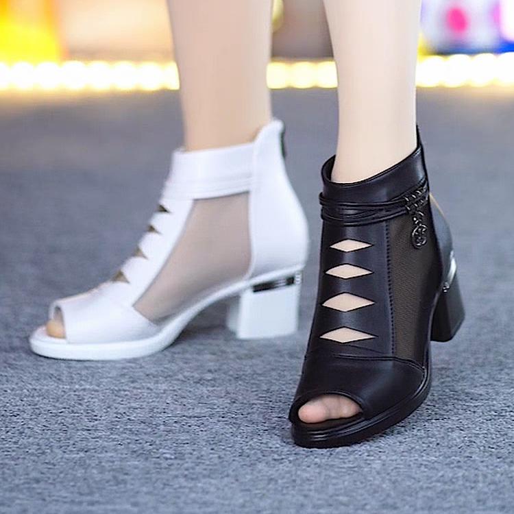 💥【45% OFF】【35-40】🔥 2025 letnie, w nowym stylu, gruby obcas, siateczkowe oddychające, wydrążone sandały na obcasie