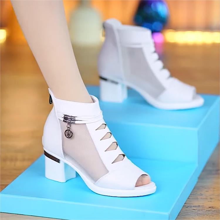 💥【45% OFF】【35-40】🔥 2025 letnie, w nowym stylu, gruby obcas, siateczkowe oddychające, wydrążone sandały na obcasie