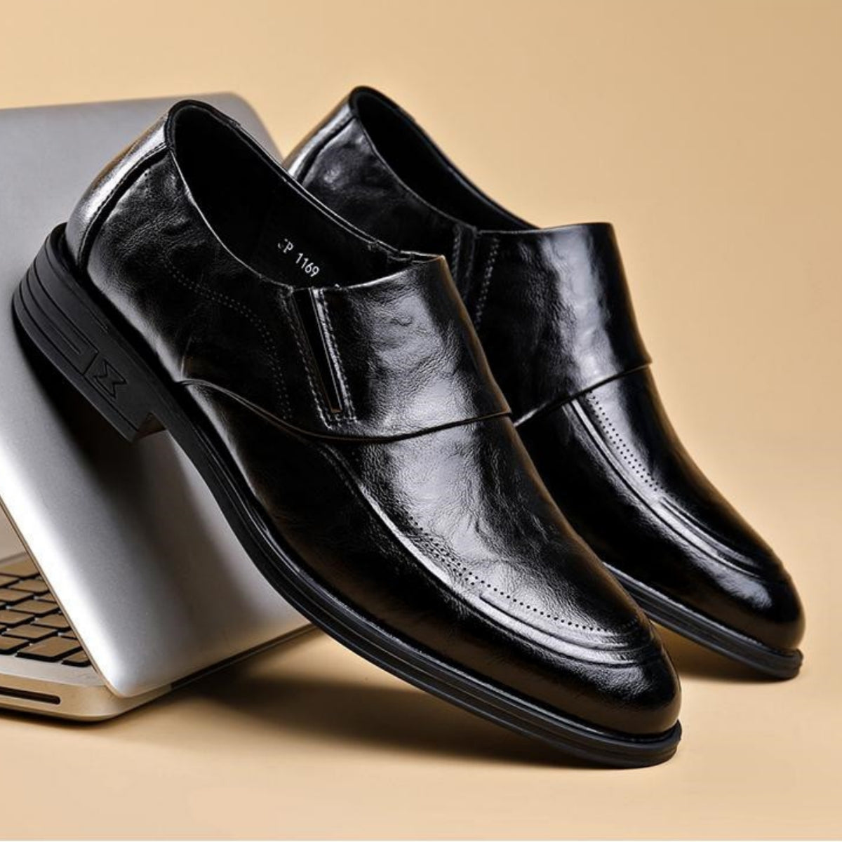 ✨🔥【Specjalne lato🔥】Męskie buty biznesowe w stylu brytyjskim z miękkiej skóry ✅miękka skóra ✅oddychające ✅miękka podeszwa ✅codzienne