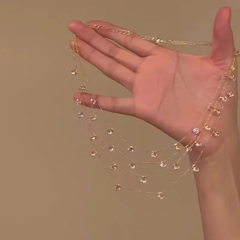 📢📢 50 % popust! ✨ Ženska večplastna ogrlica z bleščečim obeskom v obliki ključnice