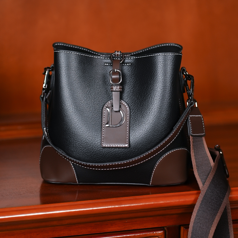 2026 Nowa modna torba na ramię na co dzień