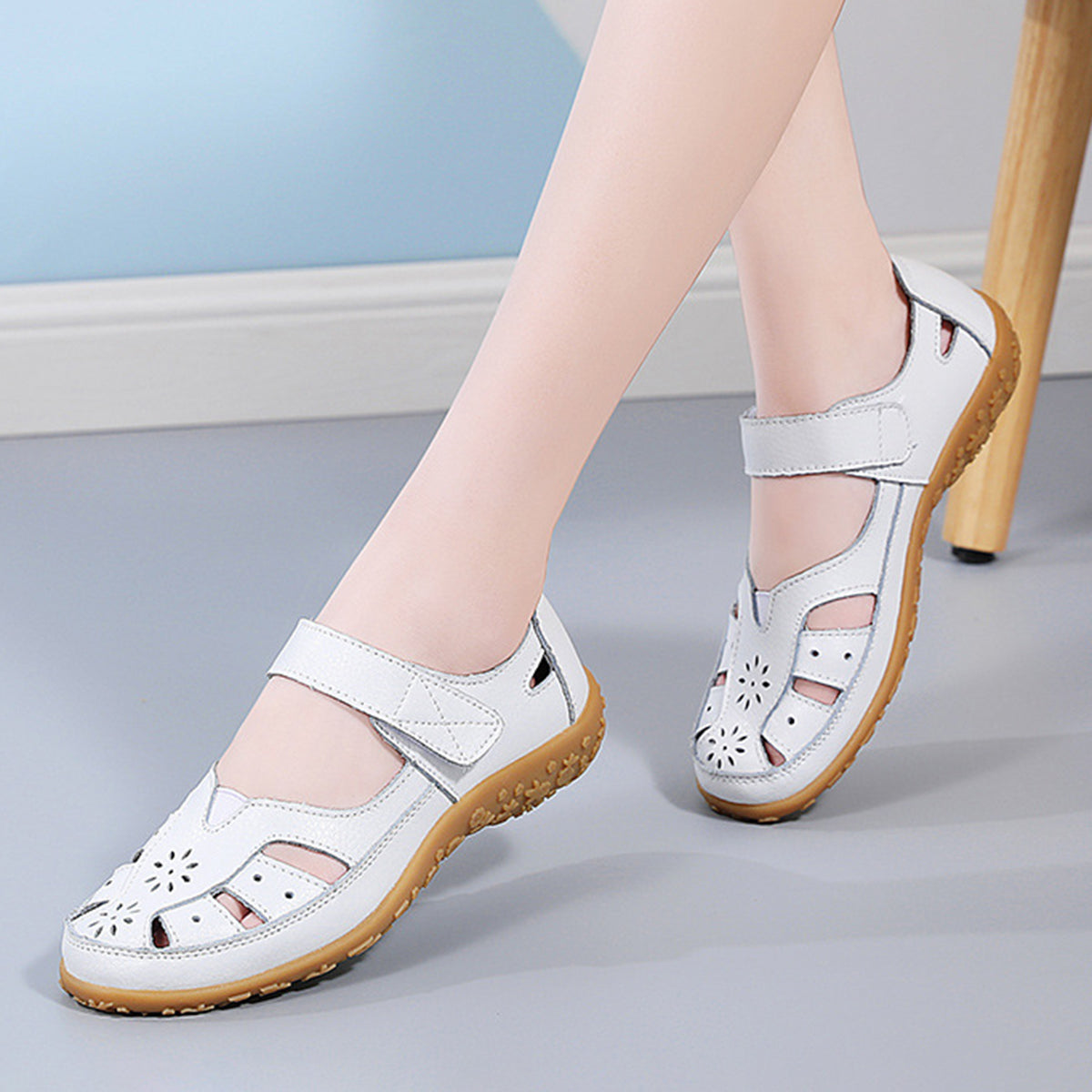 👡【Velikosti 36-42】Ženski elegantni in udobni ravni ortopedski sandali, izdelani iz mehkega pravega usnja, udobni in zračni.