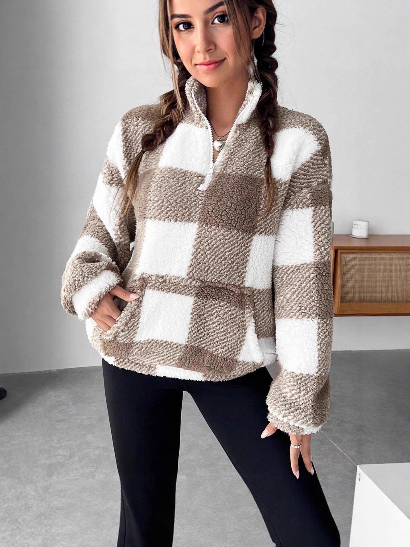 ❄️【S-5XL】 Jesenný/zimný módny krátky kockovaný flísový top s polootvoreným golierom