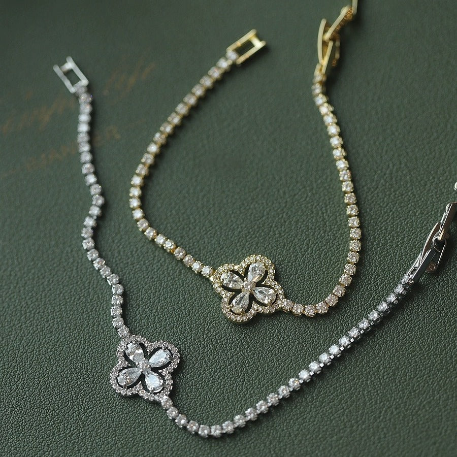 【Compra 1 y llévate 1 gratis】✨Pulsera de trébol de cuatro hojas hueco súper brillante, pulsera de diamantes completa exquisita de lujo y nicho