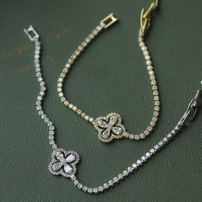 【Compra 1 y llévate 1 gratis】✨Pulsera de trébol de cuatro hojas hueco súper brillante, pulsera de diamantes completa exquisita de lujo y nicho