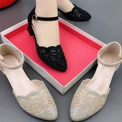 💞 [1 para: 129 zł. ] [Rozmiary 35–40] Nowość: Eleganckie sandały na niskim obcasie z dżetami