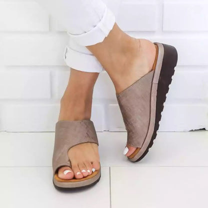 🔥【34-43】Eladó női lapos, nyári keresztpántos szandál, plus size, korrigálja a lábboltozat-támasztást