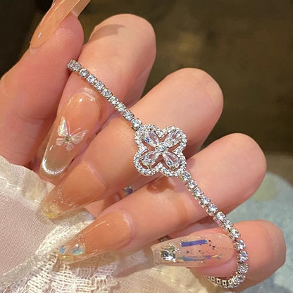 【Compra 1 y llévate 1 gratis】✨Pulsera de trébol de cuatro hojas hueco súper brillante, pulsera de diamantes completa exquisita de lujo y nicho