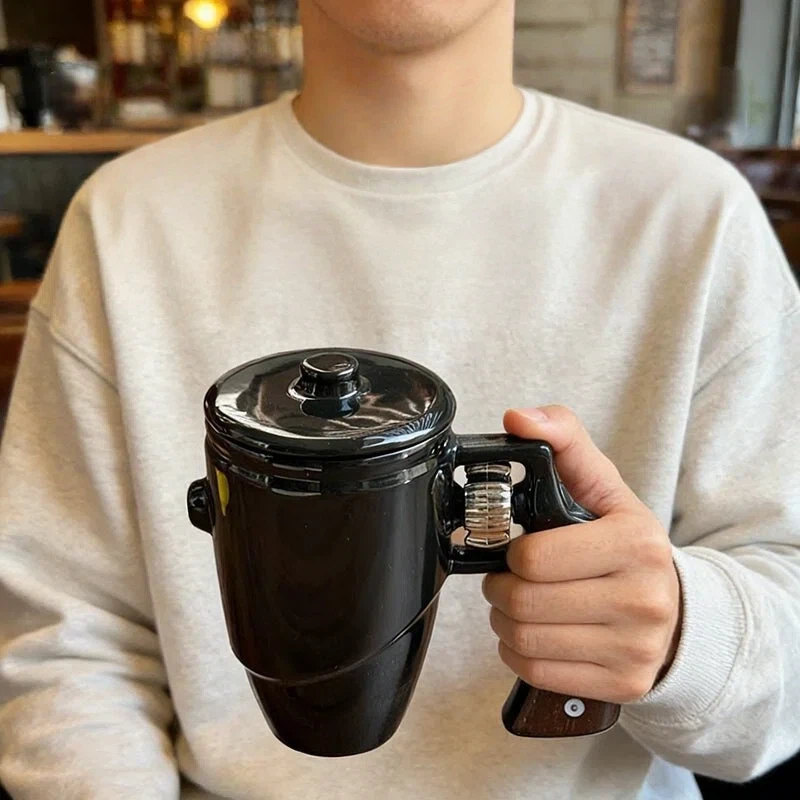 ✨【Kúpte 1 a získajte 1 zadarmo】☕🔫Hrnček v štýle revolvera