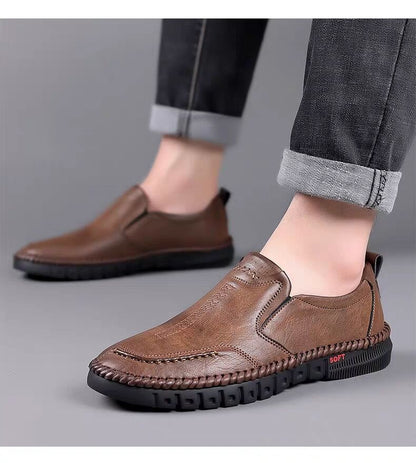 👞【39-44】Nové pánske ležérne topánky z pravej kože z roku 2025 s mäkkou podrážkou, protišmykovou priedušnou koženou obuvou